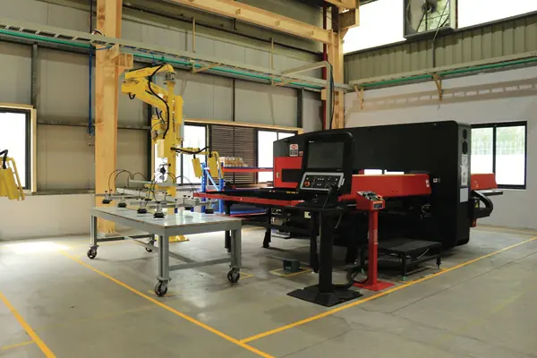 Máy đột CNC Amada