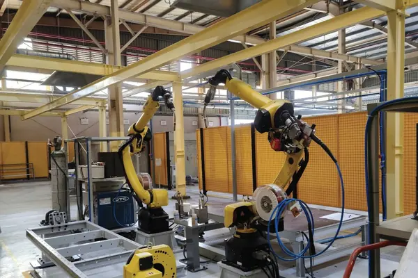 Dây chuyền hàn tự động bằng robot